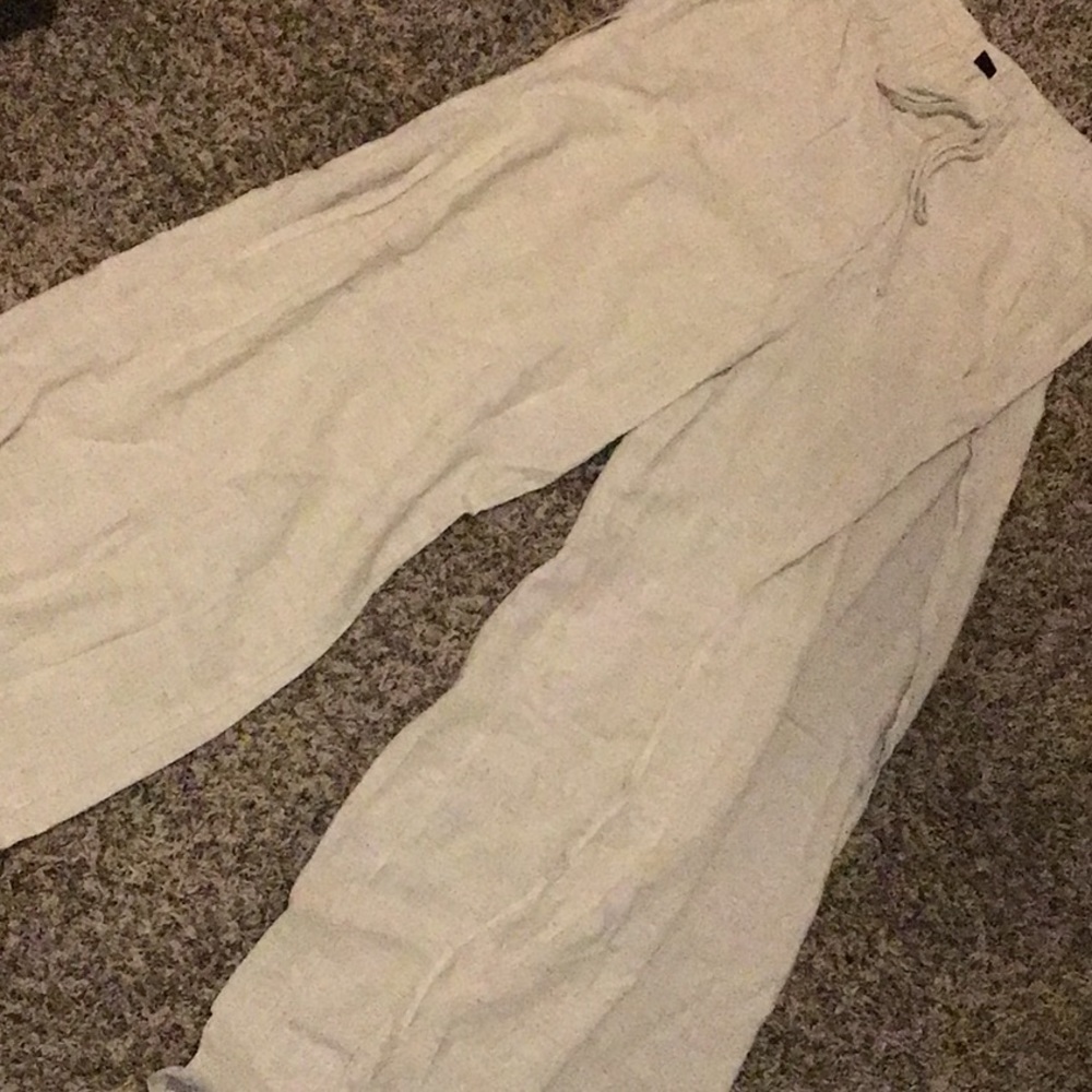 Wide leg pants with slits on the side